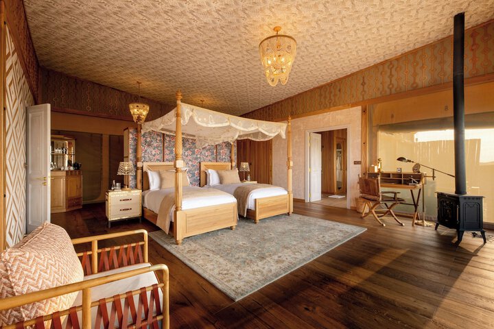 Room 12 of 25