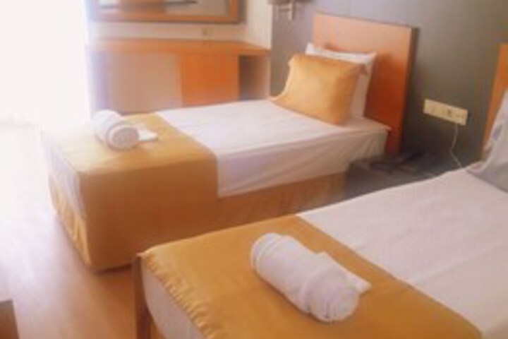 Room 27 of 29