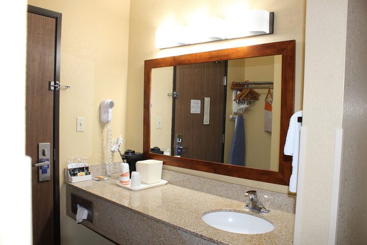 Room 43 of 71