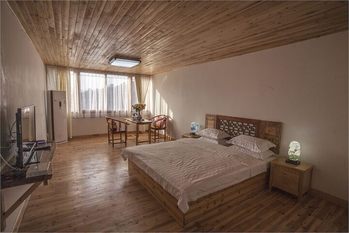 Room 6 of 42
