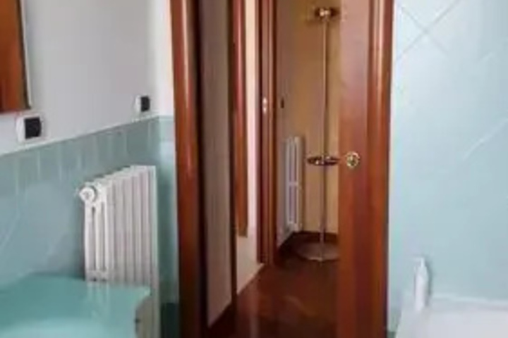 Room 9 of 10