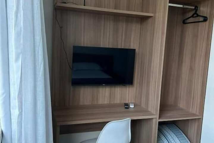 Room 4 of 11