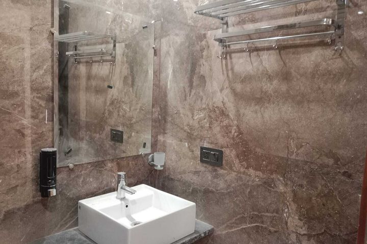 Room 5 of 88
