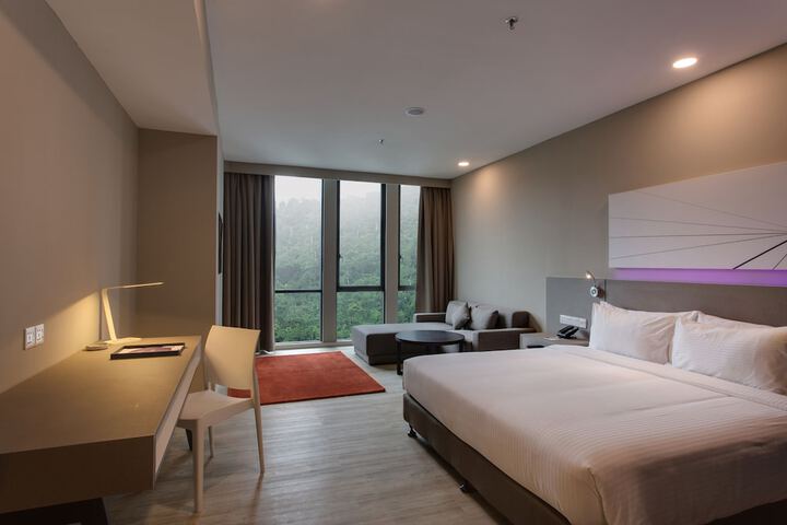 Room 12 of 86