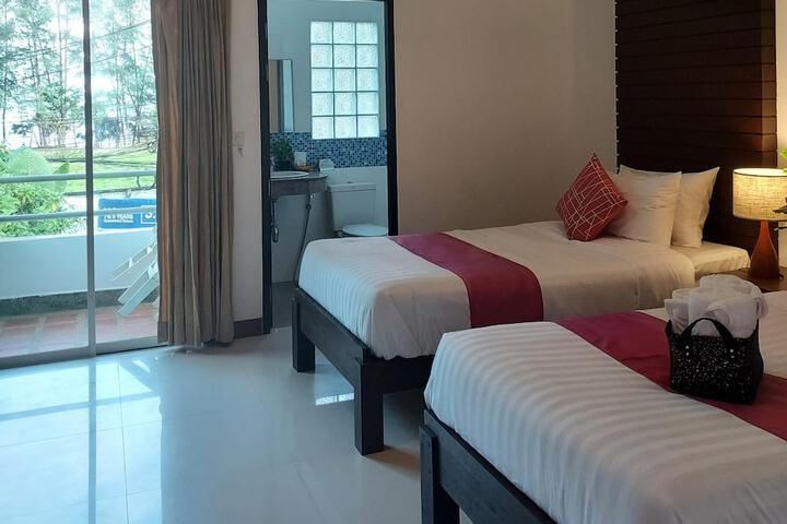 Room 12 of 67