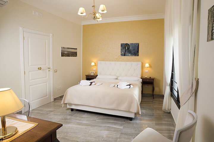 Room 13 of 44