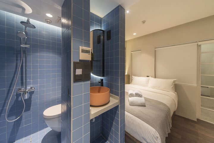 Room 48 of 59