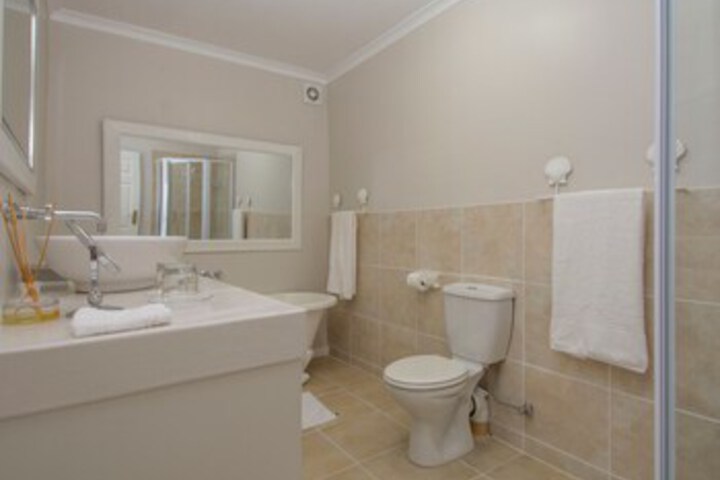 Room 6 of 25