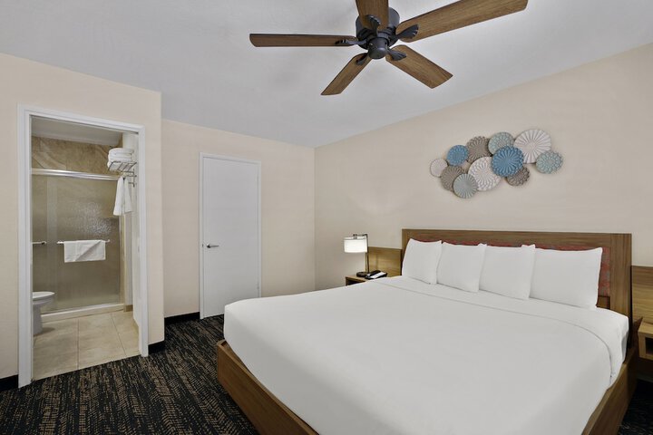 Room 17 of 42