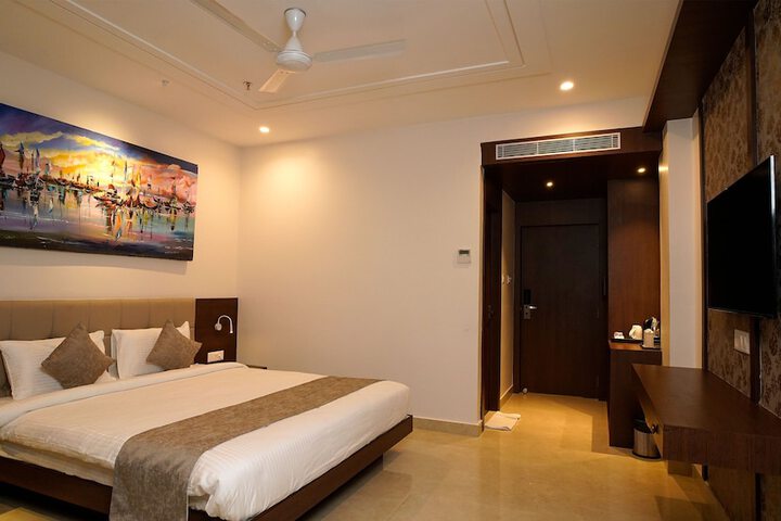 Room 9 of 73