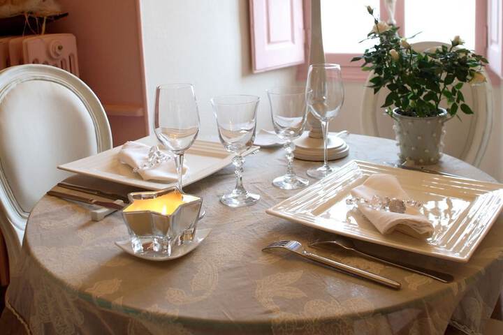 Dining 34 of 46