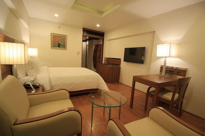 Room 3 of 35