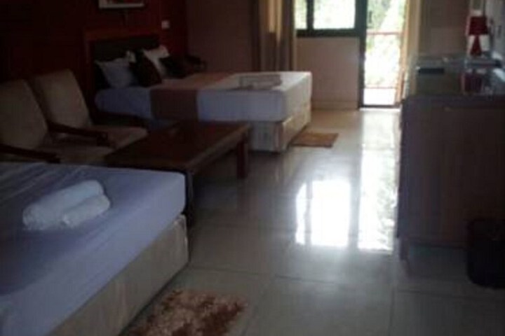 Room 2 of 28
