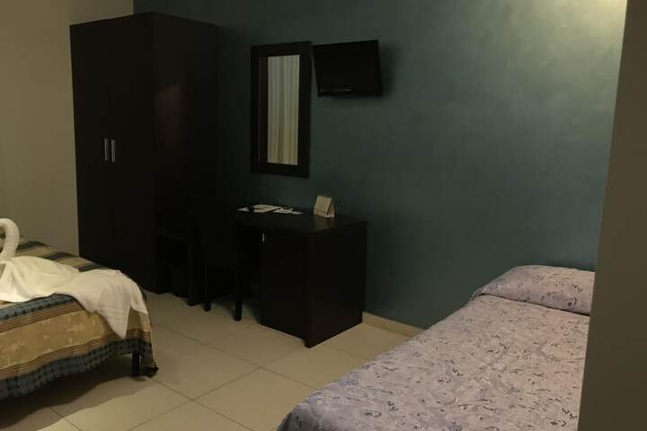 Room 12 of 34