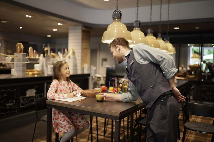 Dining 70 of 128