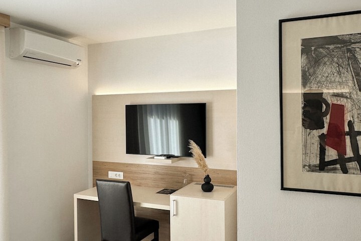Room 12 of 70