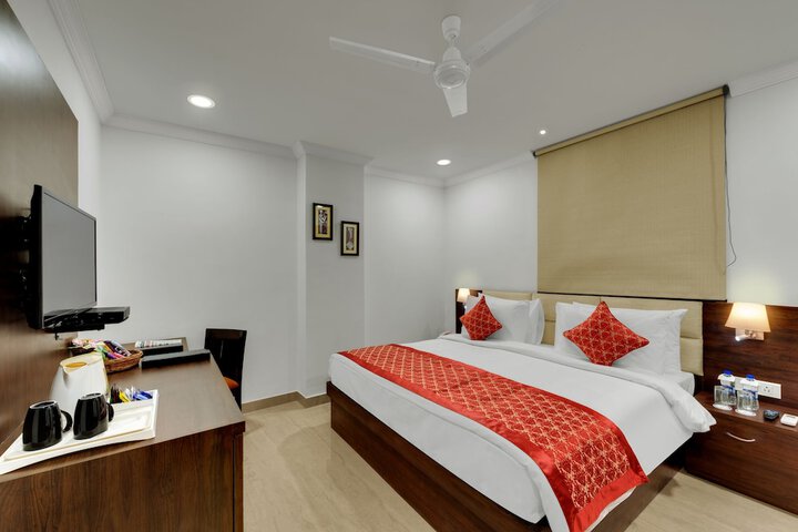 Room 4 of 20