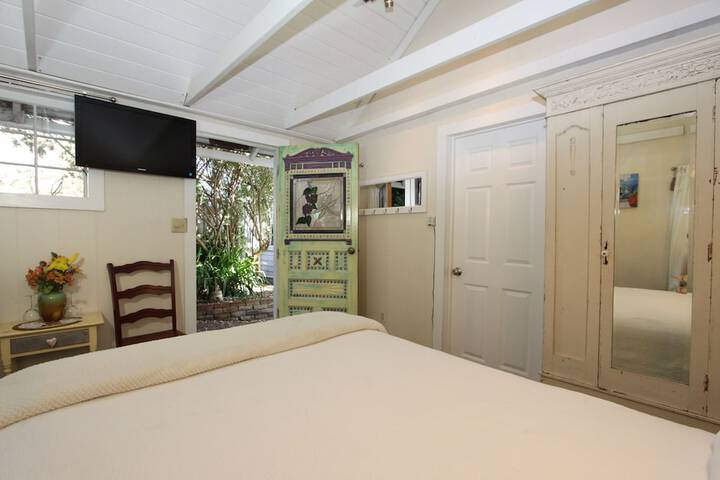 Room 21 of 42