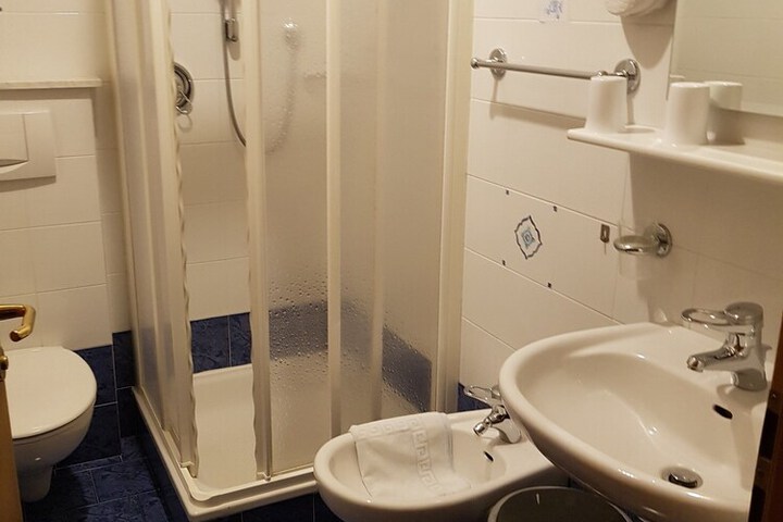 Room 43 of 111