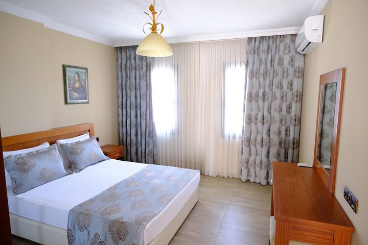 Room 40 of 177