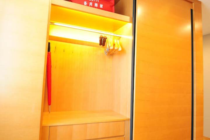 Room 8 of 15