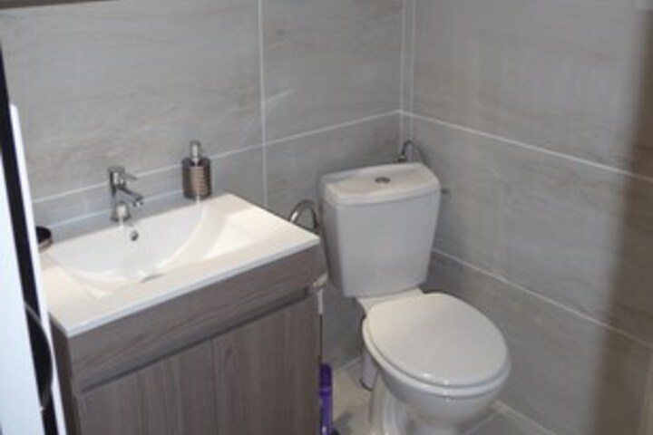 Room 2 of 27