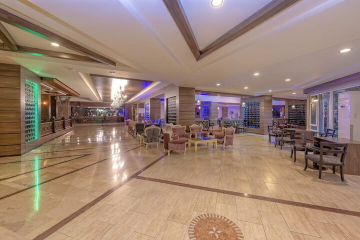 Entrance & Lobby