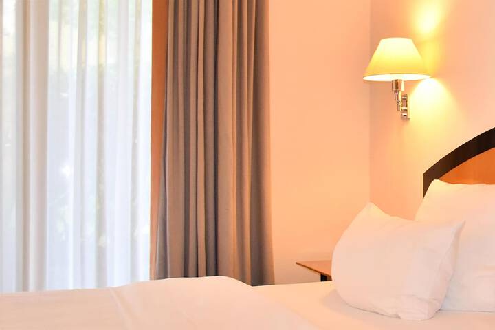 Room 42 of 157