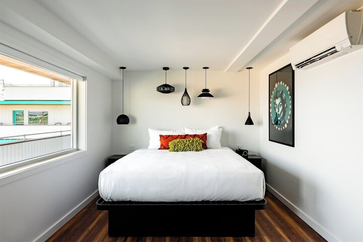 Room 7 of 42