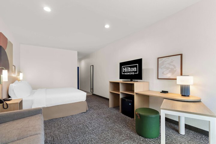 Room 13 of 46