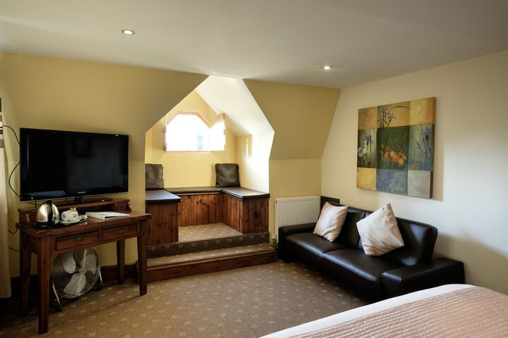 Room 9 of 37
