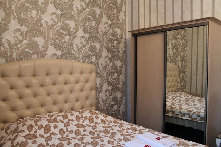 Room 16 of 33