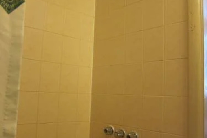 Room 11 of 22