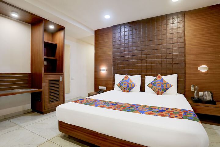 Room 17 of 33