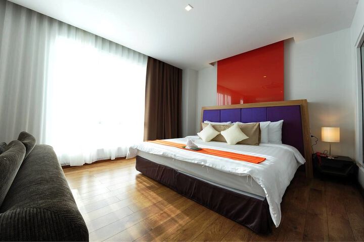Room 15 of 143