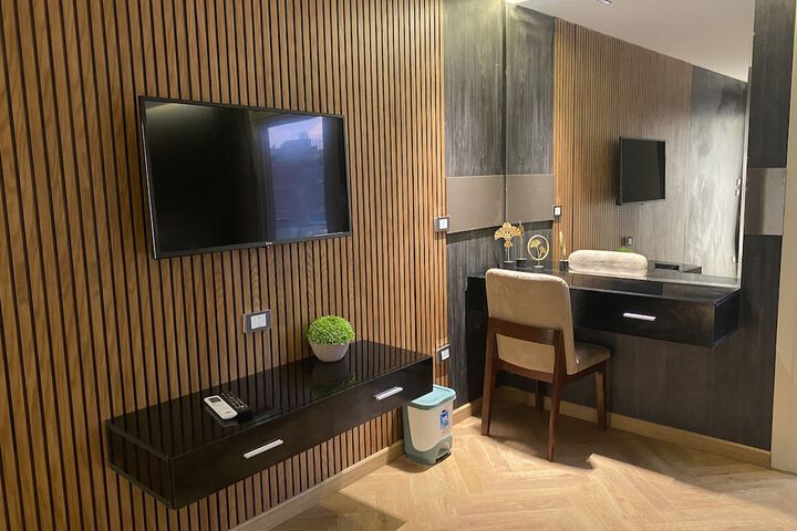 Room 19 of 114