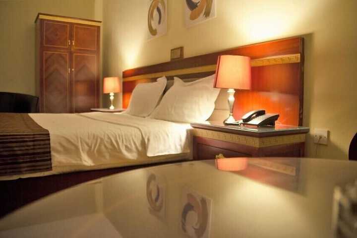Room 48 of 82