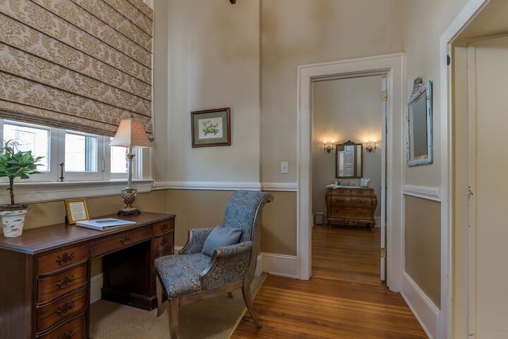 Room 14 of 27
