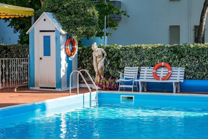 Pool 42 of 71
