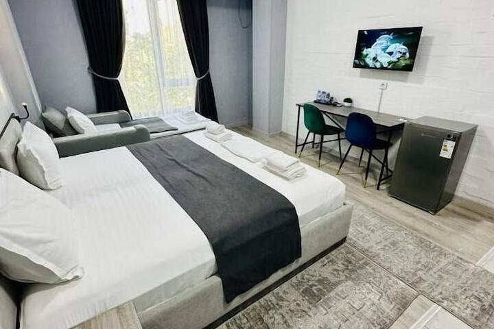 Room 3 of 62