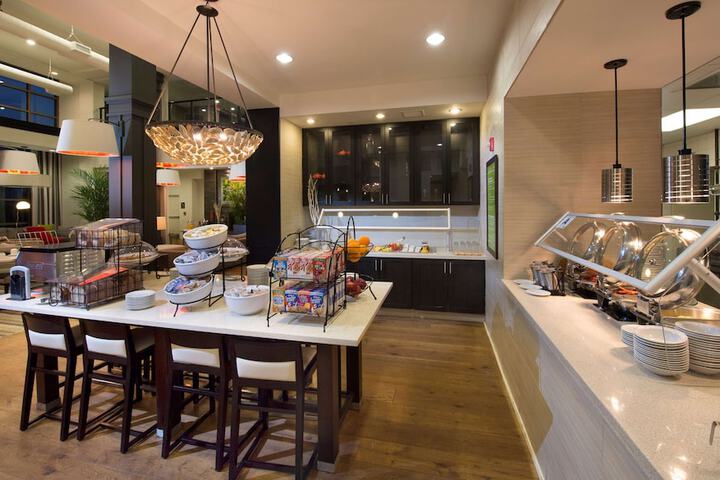 Breakfast area