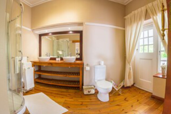 Room 3 of 27