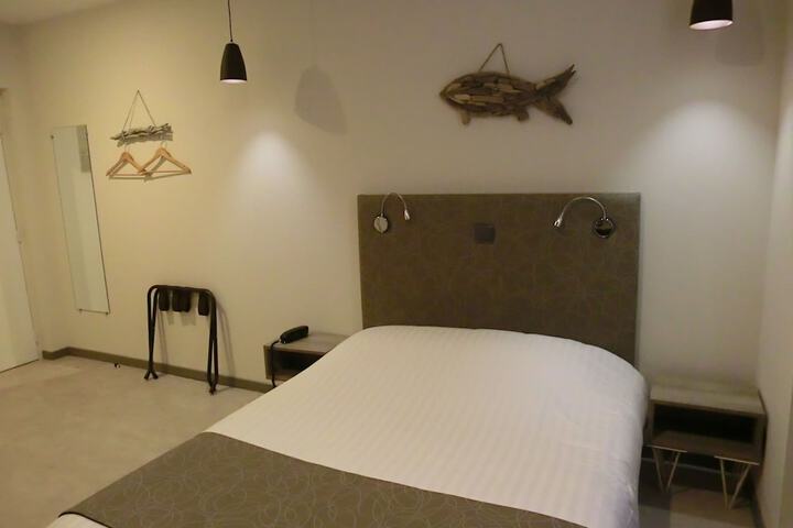 Room 16 of 62
