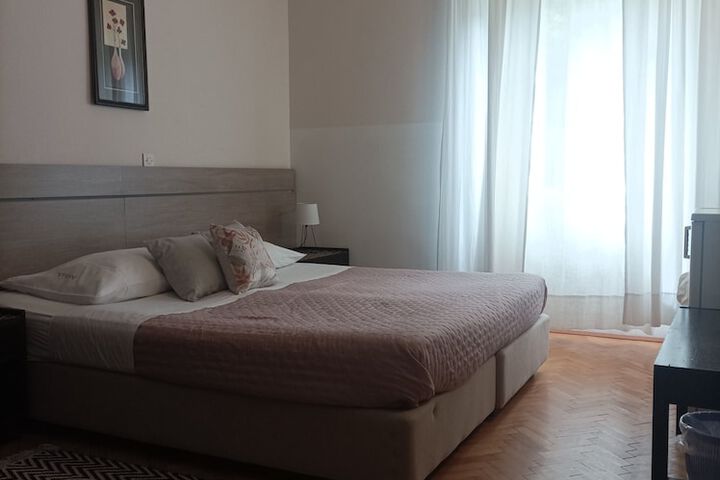 Room 7 of 31