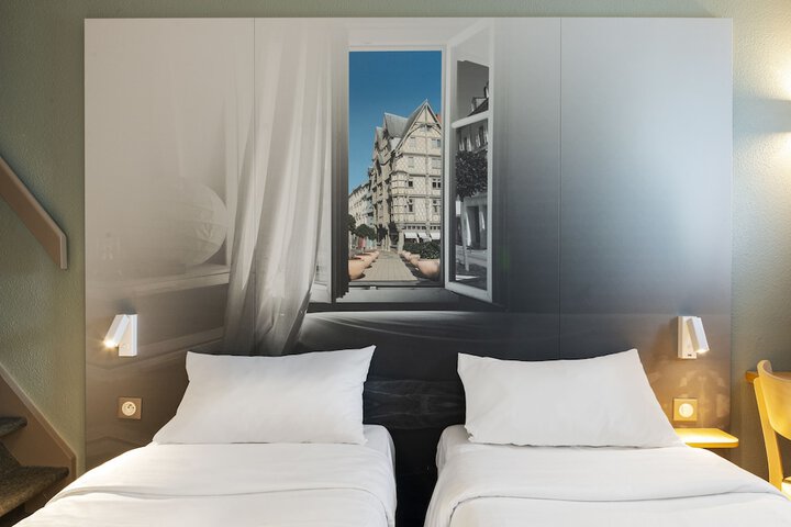 Room 12 of 39
