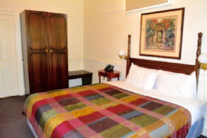 Room 200 of 768
