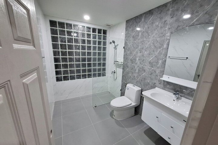 Room 20 of 38