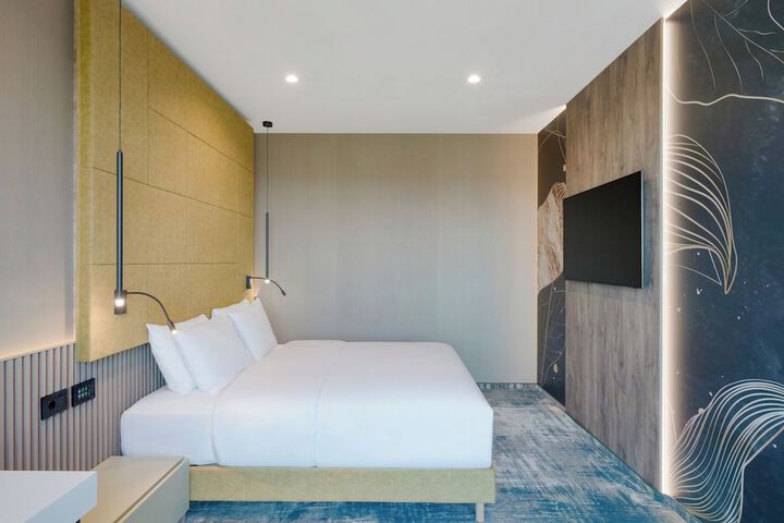 Room 13 of 29