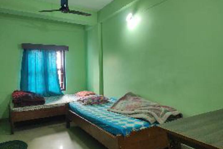 Room 4 of 11