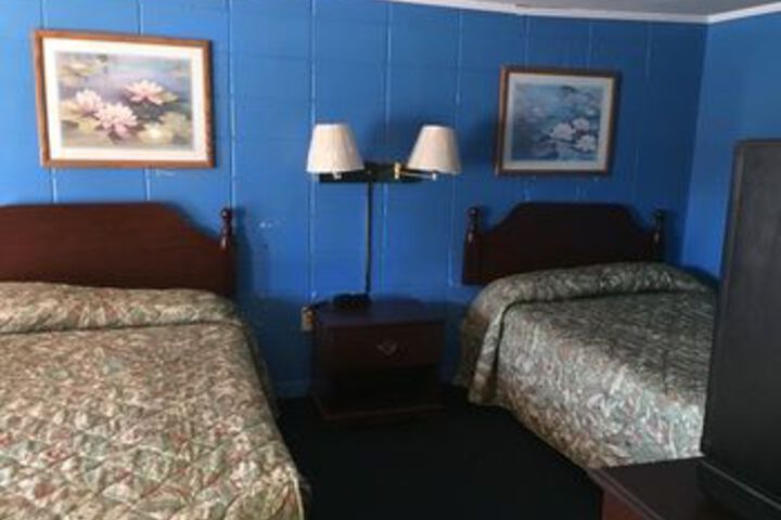 Room 4 of 7